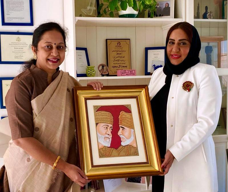 A gift of a special painting of two great Omani leaders as part of the 50th National Day