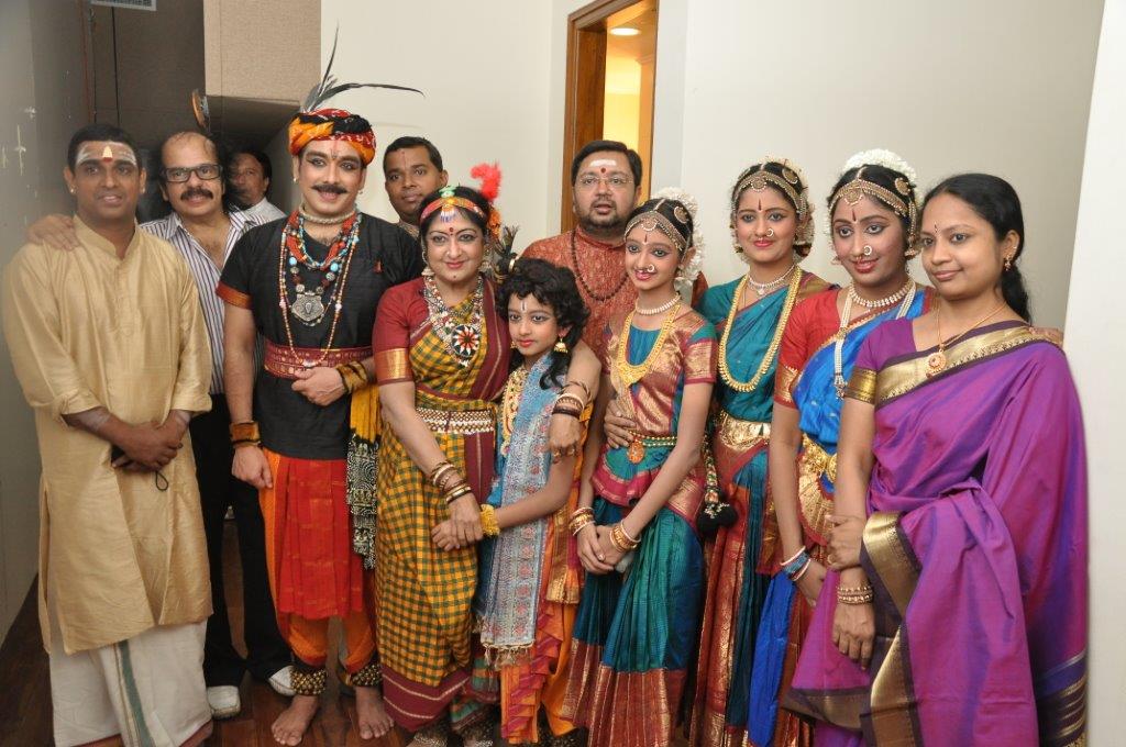 DANCE OF INDIA DR PADMA 2011 (9)