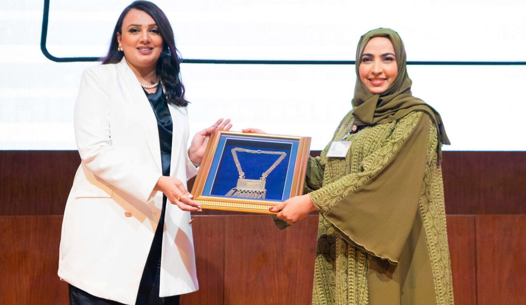 Bank Muscat hosts talk by noted entrepreneur and finance coach