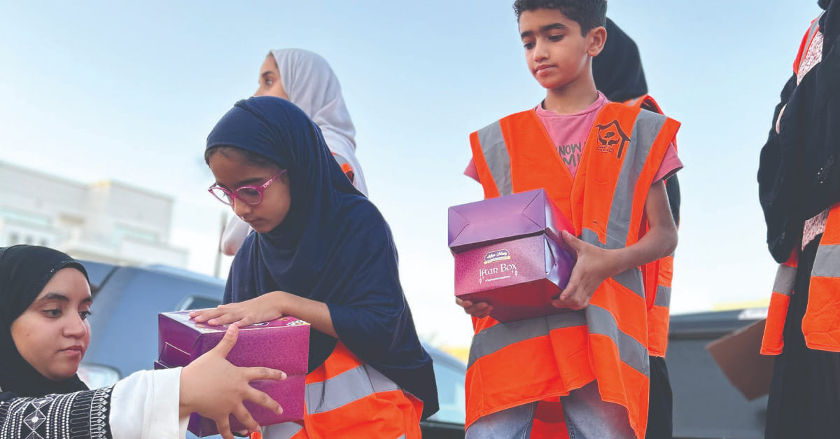 Lulu distributes Iftar boxes to university students in hostels