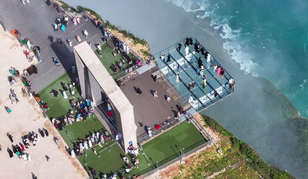 Shaat Glass Viewpoint: a tourist experience soaring above Arabian Sea